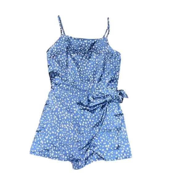 Size small le lis wrap romper in excellent like new condition​ - Picture 2 of 5